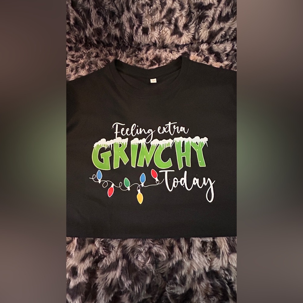 Christmas grinch T-shirt, size large 100% cotton NWOT - Picture 5 of 11